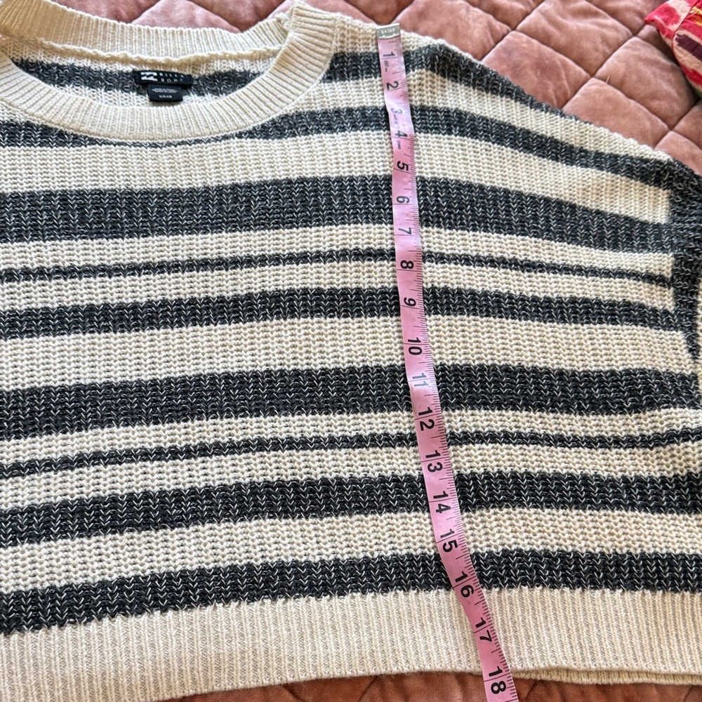 Billabong Striped Black and Cream cropped Women's Sweater Size Small - Picture 7 of 8